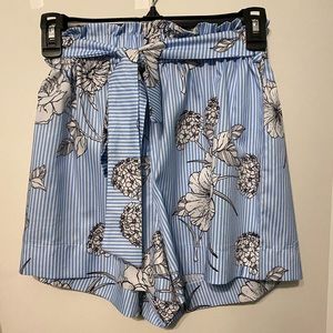 Paperbag floral shorts- size s/m